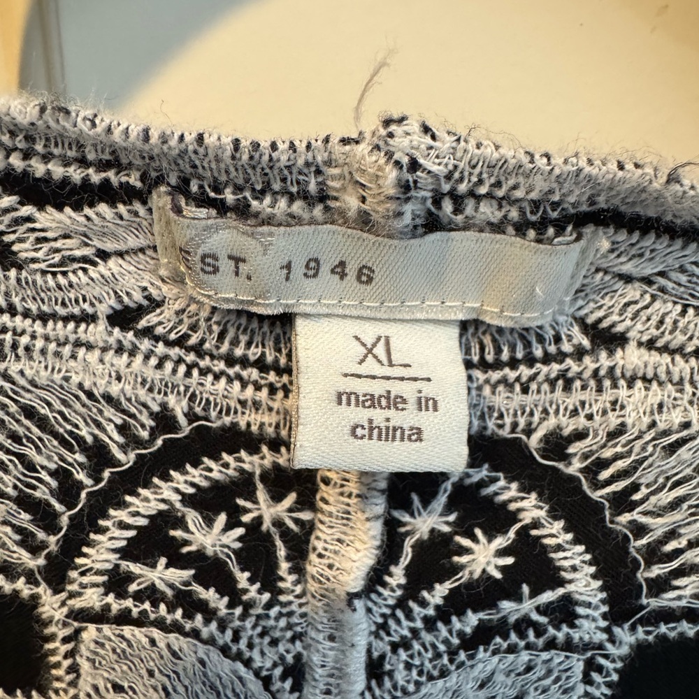 Est 1946 Embroidered Kimono - Picture 2 of 4